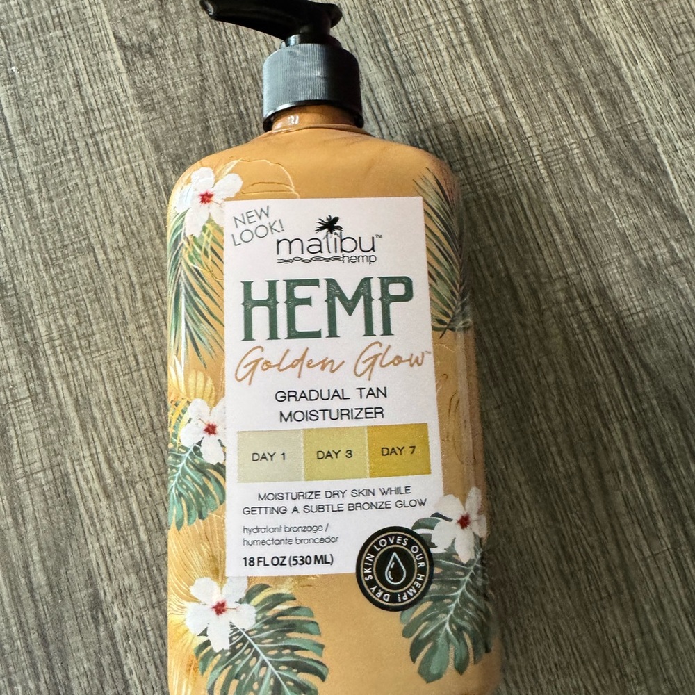 Malibu Hemp Golden Glow Gradual Tan Moisturizer - Gold and Green